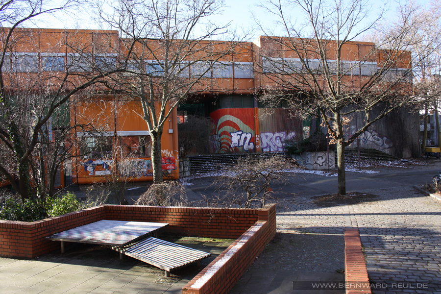 Das ehemalige Oberstufenzentrum in der Swinemünder Straße 80, Foto: Bernward Reul