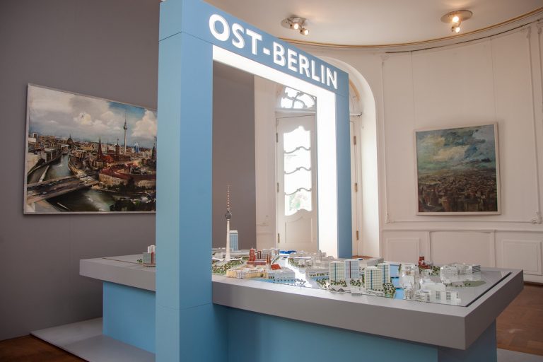 Die Ausstellung OST-BERLIN im Stadtmuseum Foto: Christian Kielmann