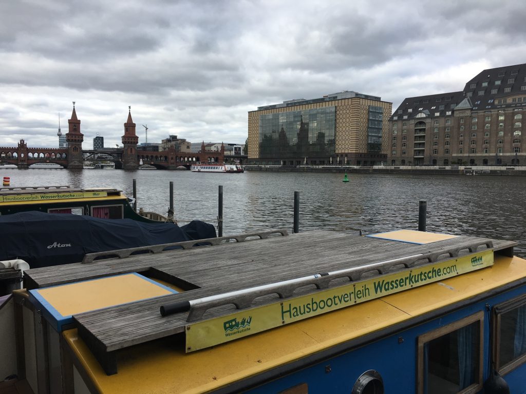 Kreuzberger Wasserstraße - Foto: Annett Gröschner