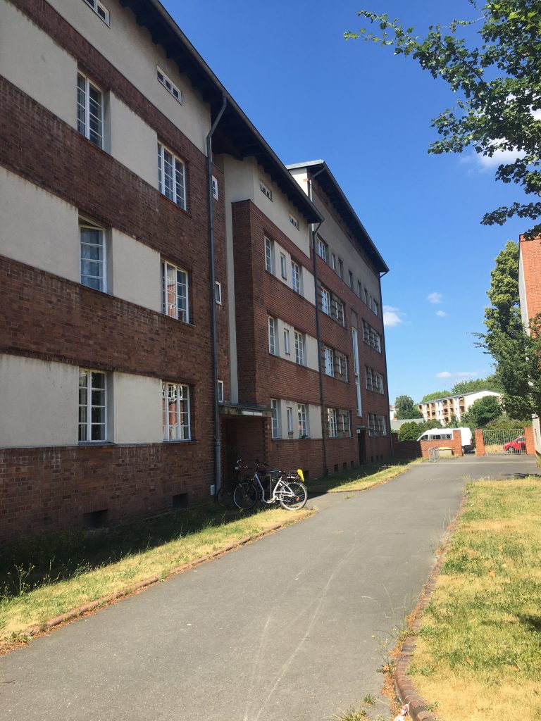 Gebäude des ersten Bauabschnitts mit viertem Geschoss