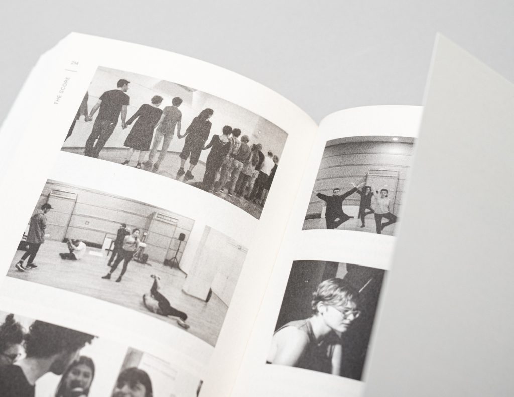 Social-Dissonance-Performance-Foto-Artur-Tixiliski-Images_Book