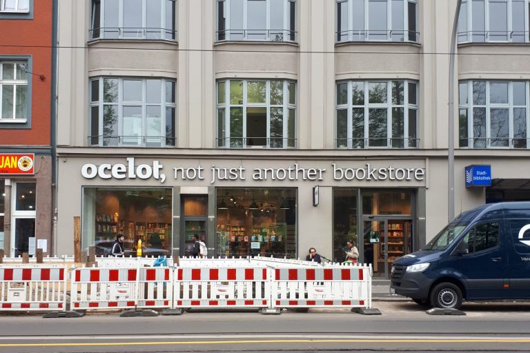 Die Buchhandlung „ocelot“ in der Brunnenstraße. Foto: Anna-Lena Wenzel