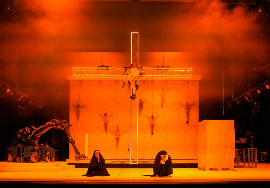 SANCTA_c_nicole_marianna_wytyczak_DSC05451