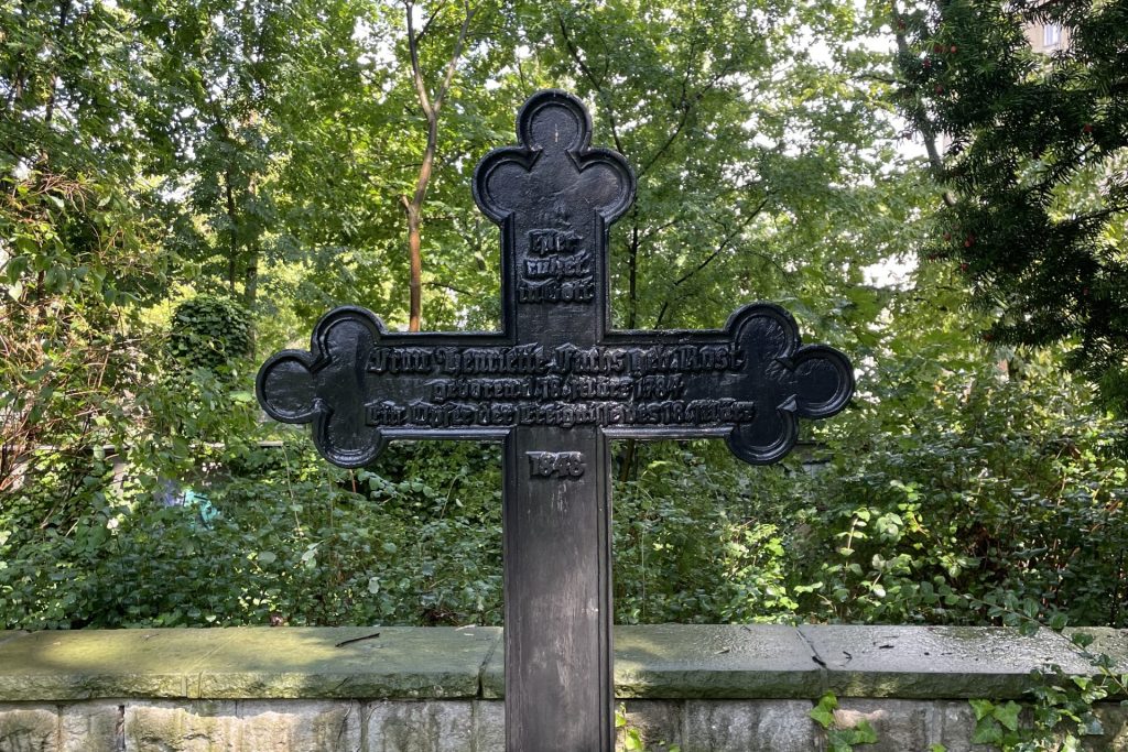 Grabkreuz aus Metall