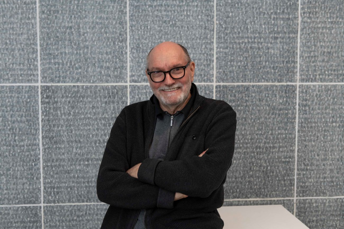 Luc Wolff vor seinem WALLPAPER Payne KGM #36 2024. Foto: Holger Herschel