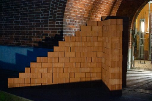 »on-site Bärenzwinger« – partizipative Aktion mit Zhenru Liang